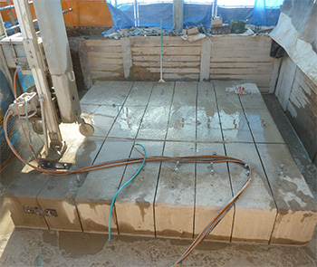 鉄塔基礎　切断解体③